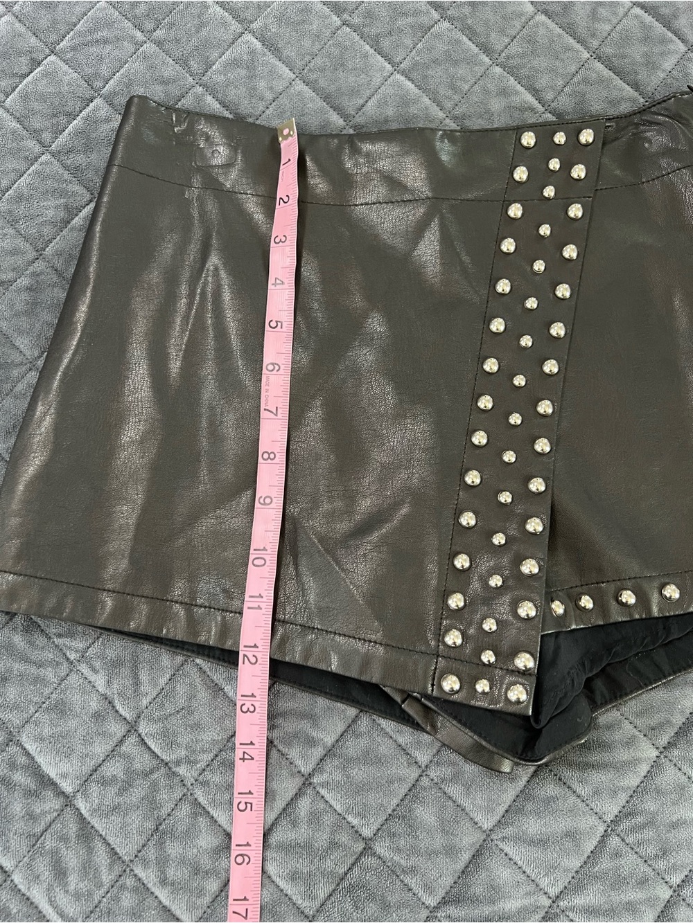 Free People Emmy Studded Faux Leather Mini Skort Skirt Women’s Size 2 Black - Picture 4 of 12